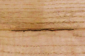 100mm程度の黒スジ