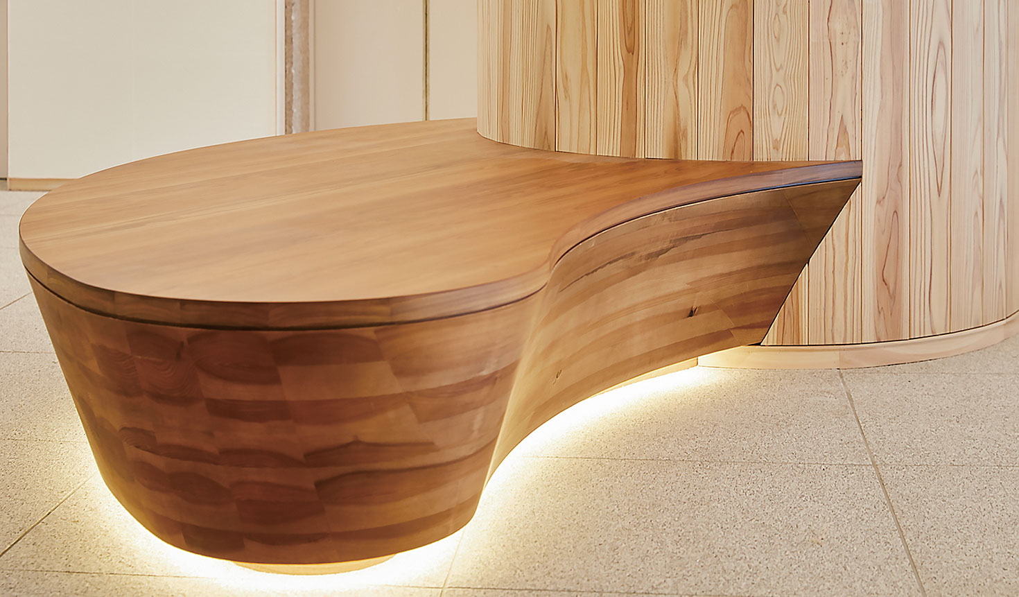 迫力のあるチーク原木オブジェ105.5cm 無垢材 ホテルロビーやエントランスに 迫力のあるチーク原木オブジェ105.5cm 無垢材 ホテルロビーや