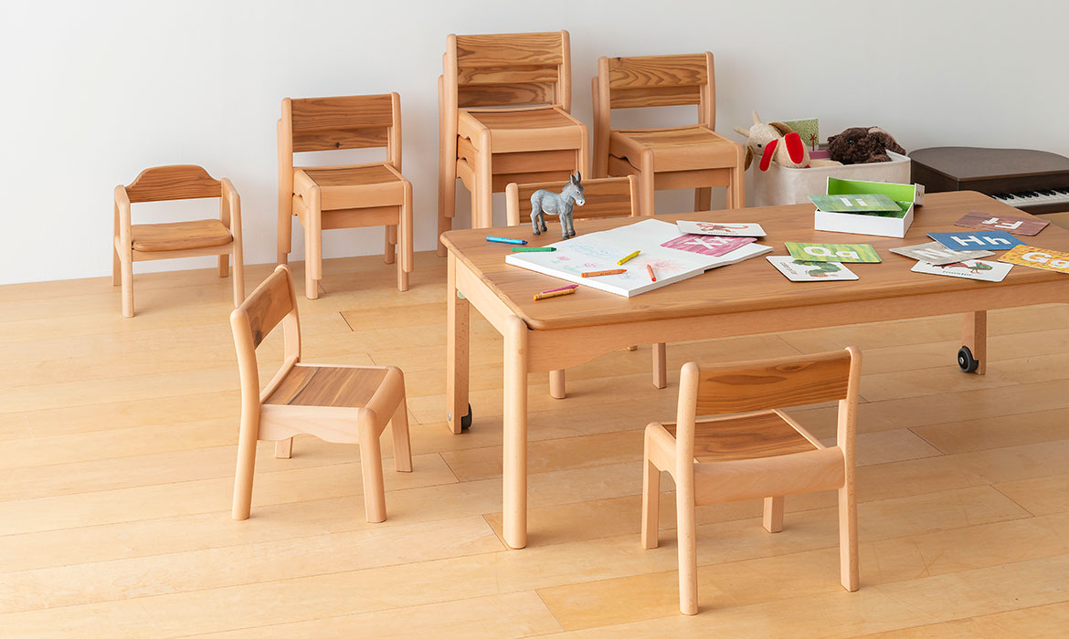 kids furniture キッズスタッキングチェア（0-1歳児用） | 飛騨産業