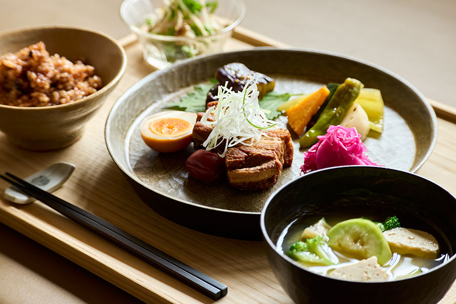 木のぬくもりと手仕事の魅力を体感できるギャラリーショップ＆カフェ