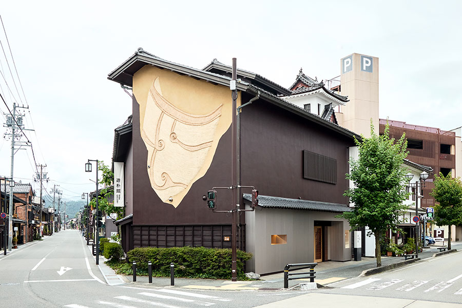 木のぬくもりと手仕事の魅力を体感できるギャラリーショップ＆カフェ